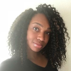 Meet your Posher, Danielle